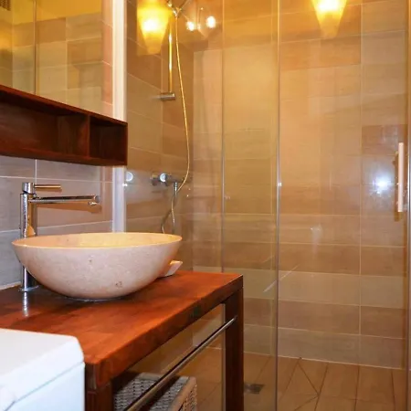 Appt 3 Pieces 6 Pers Avec Cheminee Et Navette Proche - Fr-1-241-47 Apartment *